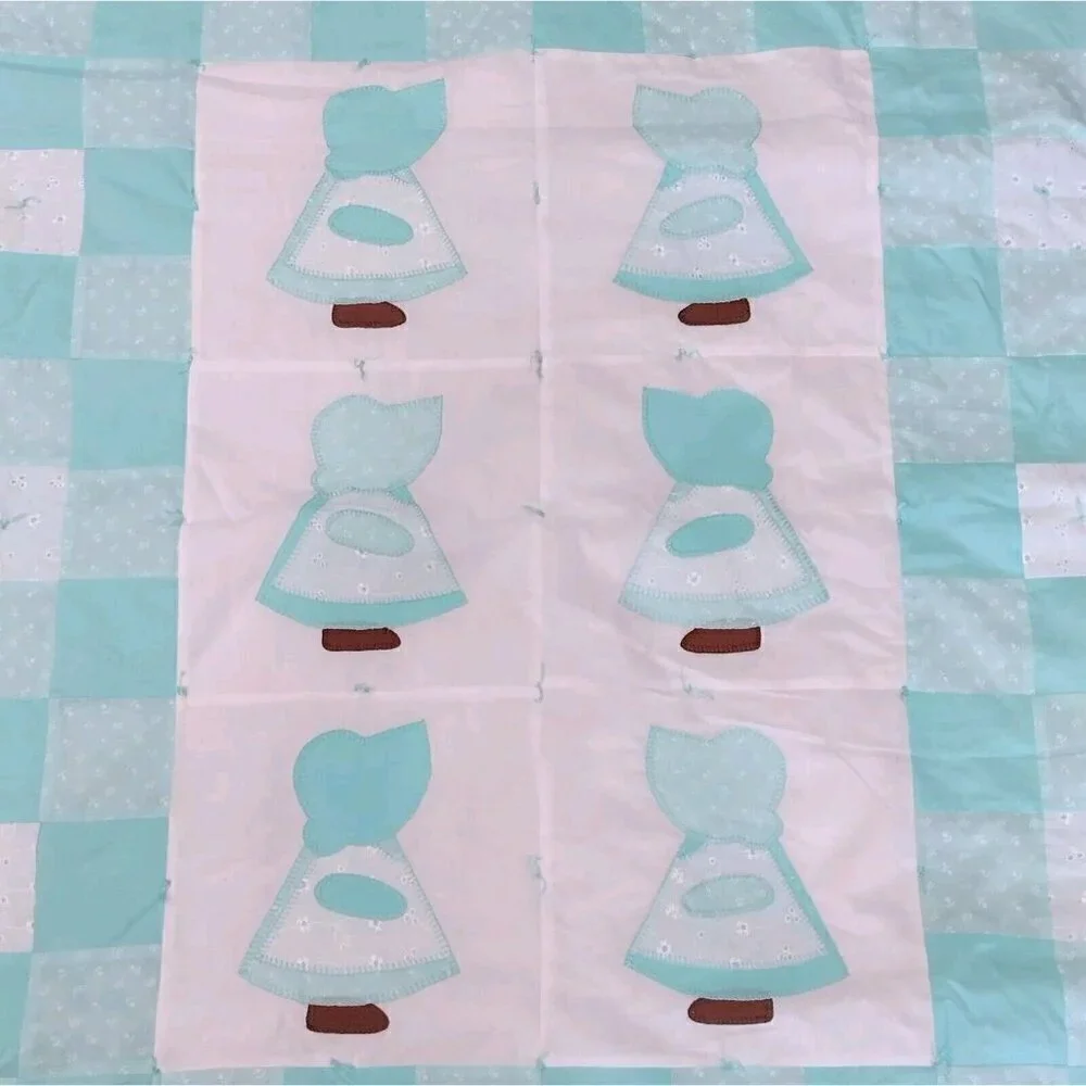 Handmade Sunbonnet Sue Dutch Girl Patchwork Baby Quilt Turquoise White 40 X 49